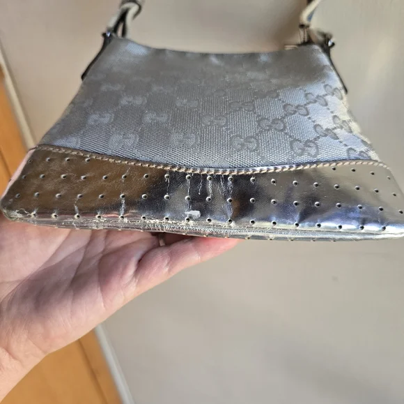 Gucci Silver Guccisima Crossbody Bag - Picture 3 of 16